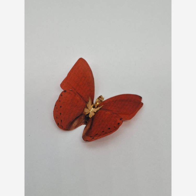 پلاک آویز طلای پروانه پارچه ای بچگانه کادویی نمادار
